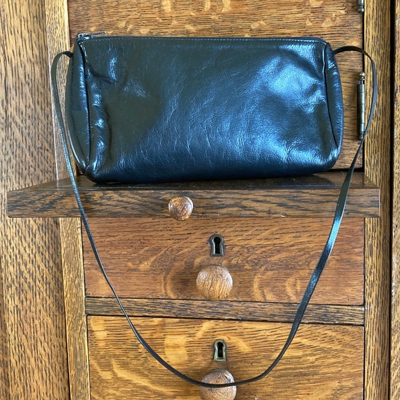 Vintage Handbags - Vintage black leather shoulder bag